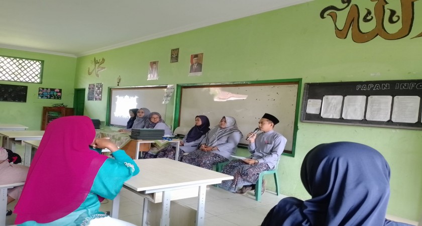 Penyerahan Rapor Semester Genap Tahun Pelajaran 2023/2024: MA. Al-Azhar Sale Membangun Sinergitas dan Konsolidasi dengan Wali Murid