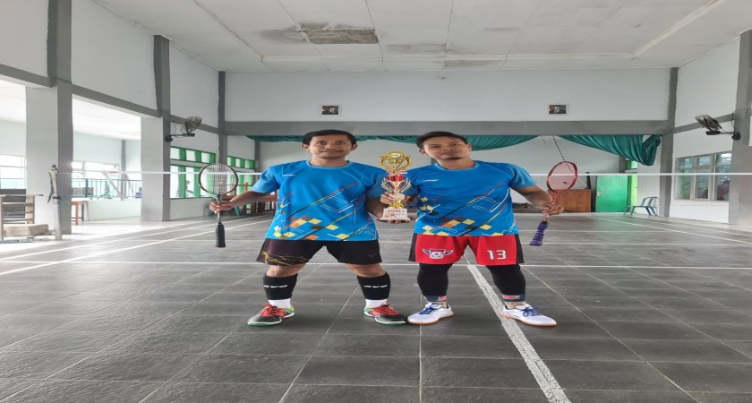 Semangat Sportivitas Warnai Peringatan HAB Ke-80 Kemenag Rembang, Guru MA Al-Azhar Sale Raih Juara 1 Lomba Badminton