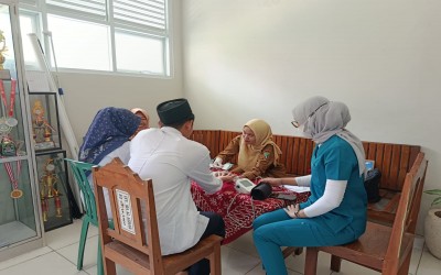 Laboratorium Mobile CKG 2026 Hadir, Pendidik dan Tenaga Kependidikan MA. Al-Azhar Sale Jalani Pemeriksaan Kesehatan