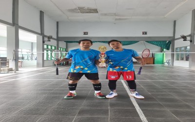 Semangat Sportivitas Warnai Peringatan HAB Ke-80 Kemenag Rembang, Guru MA Al-Azhar Sale Raih Juara 1 Lomba Badminton